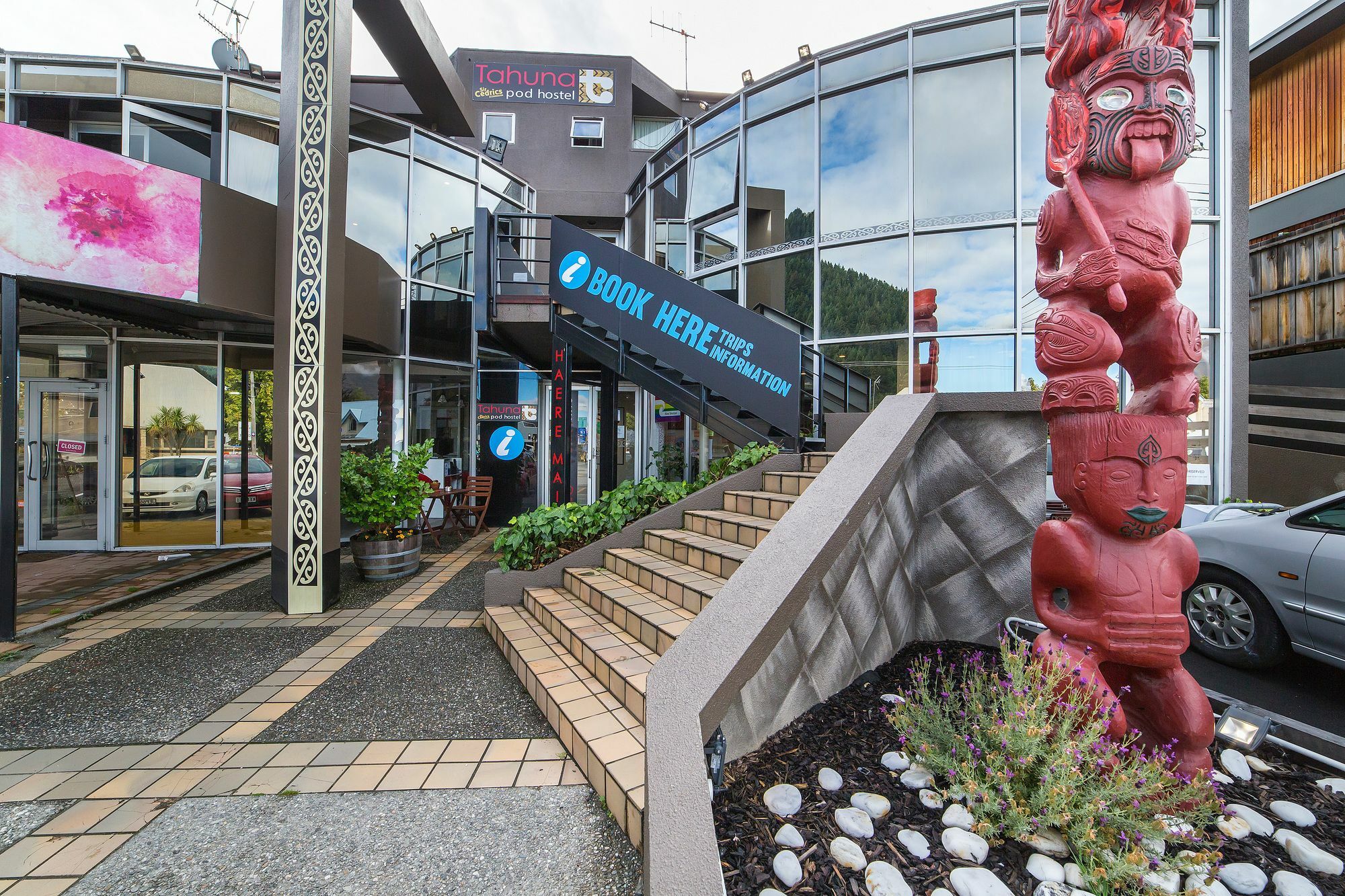 Sir Cedrics Tahuna Pod Hostel Queenstown Exterior photo